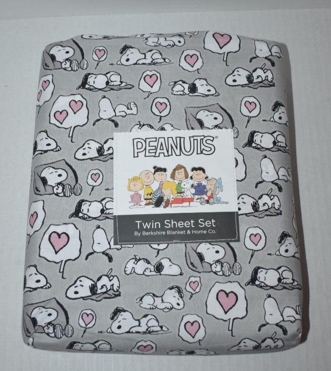 Valentine Snoopy Gray Peanuts Twin Sheet Set with Heart Design  