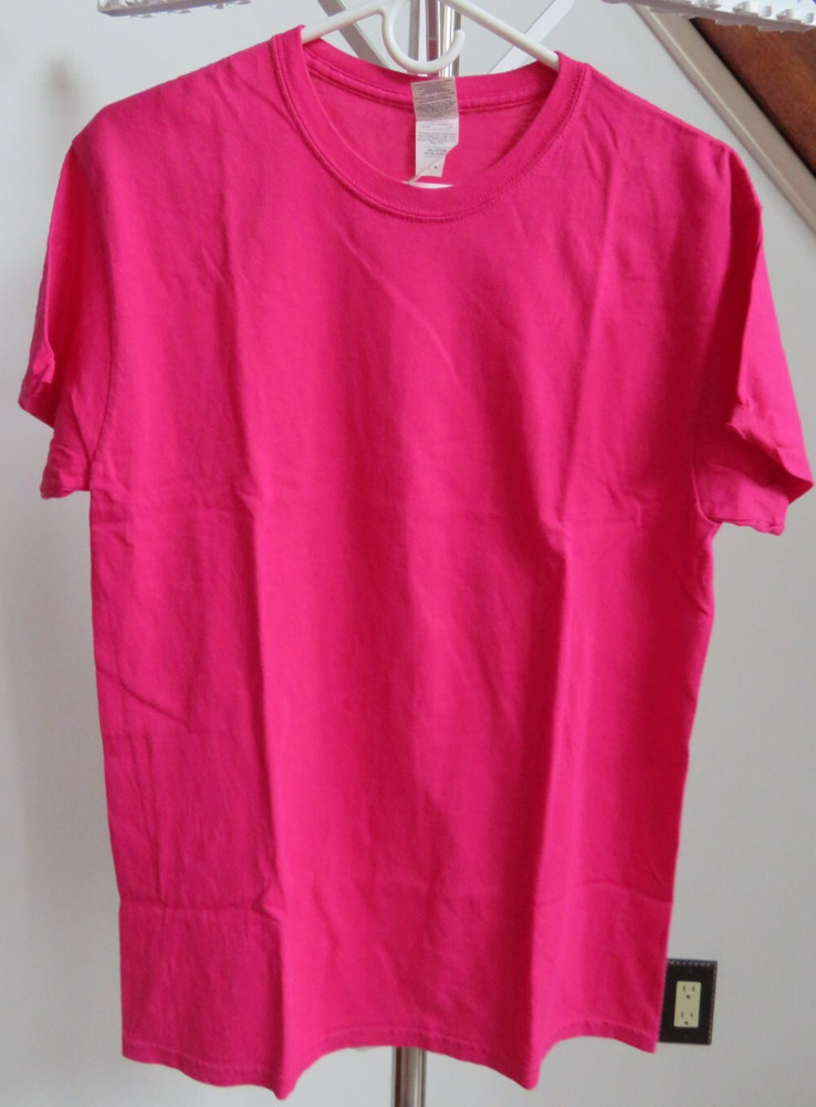 Gildan Hot Pink Short Sleeve T-Shirt Sz: M