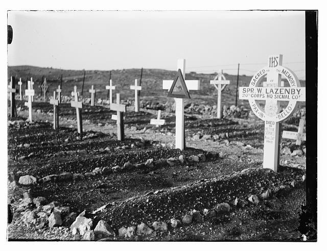 Photo:WWI Soldiers Graves Cemetery 1917-1946 Crosses Memorials