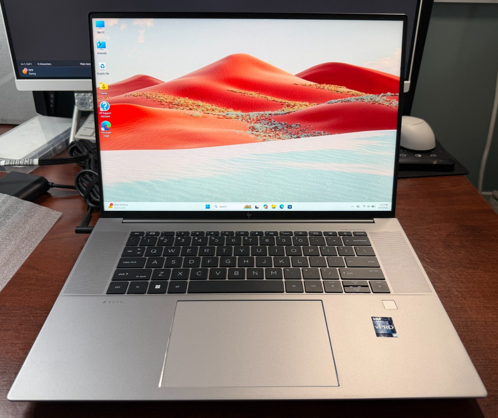 HP ZBook Studio G10 16