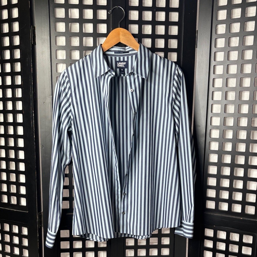 💙Lands End Striped No Iron Button Down Shirt Women’s Size 10 Cotton Work💙