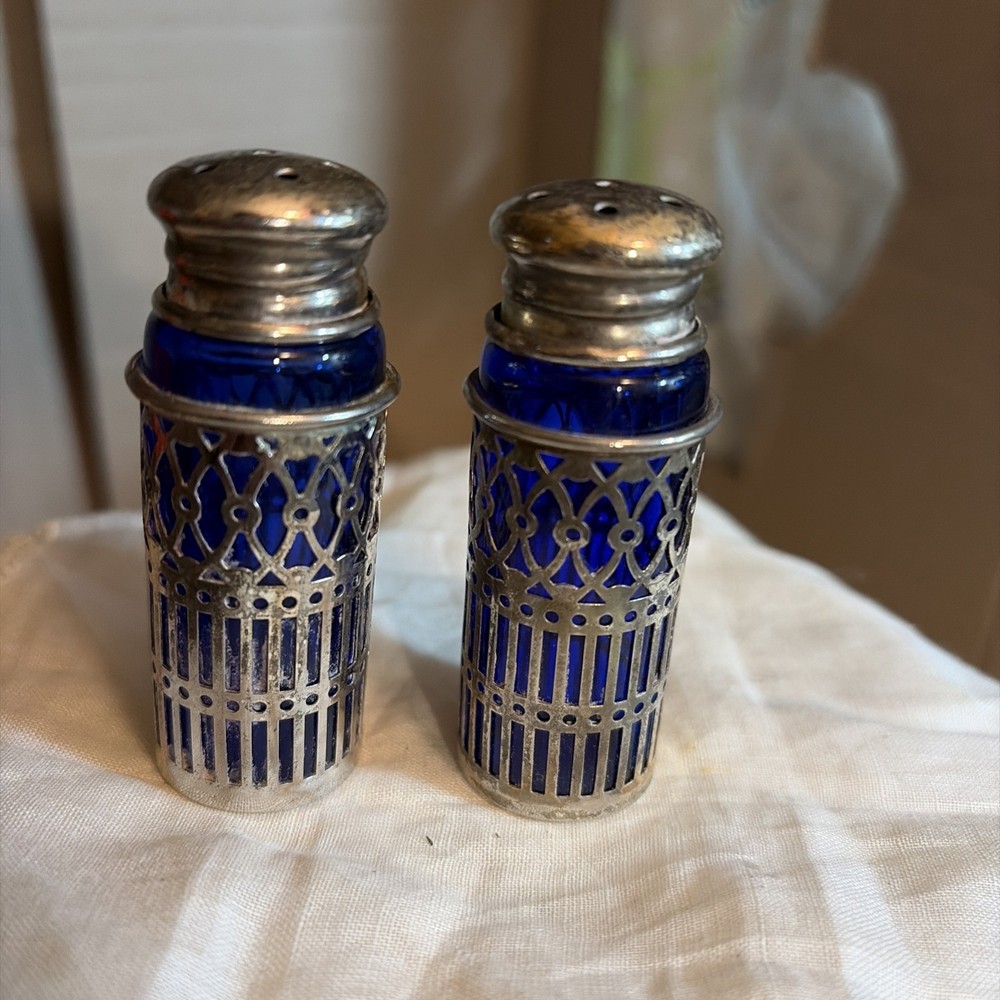 Vintage Cobalt Blue Glass Salt and Pepper Shakers Silver Plate Filigree 2.5