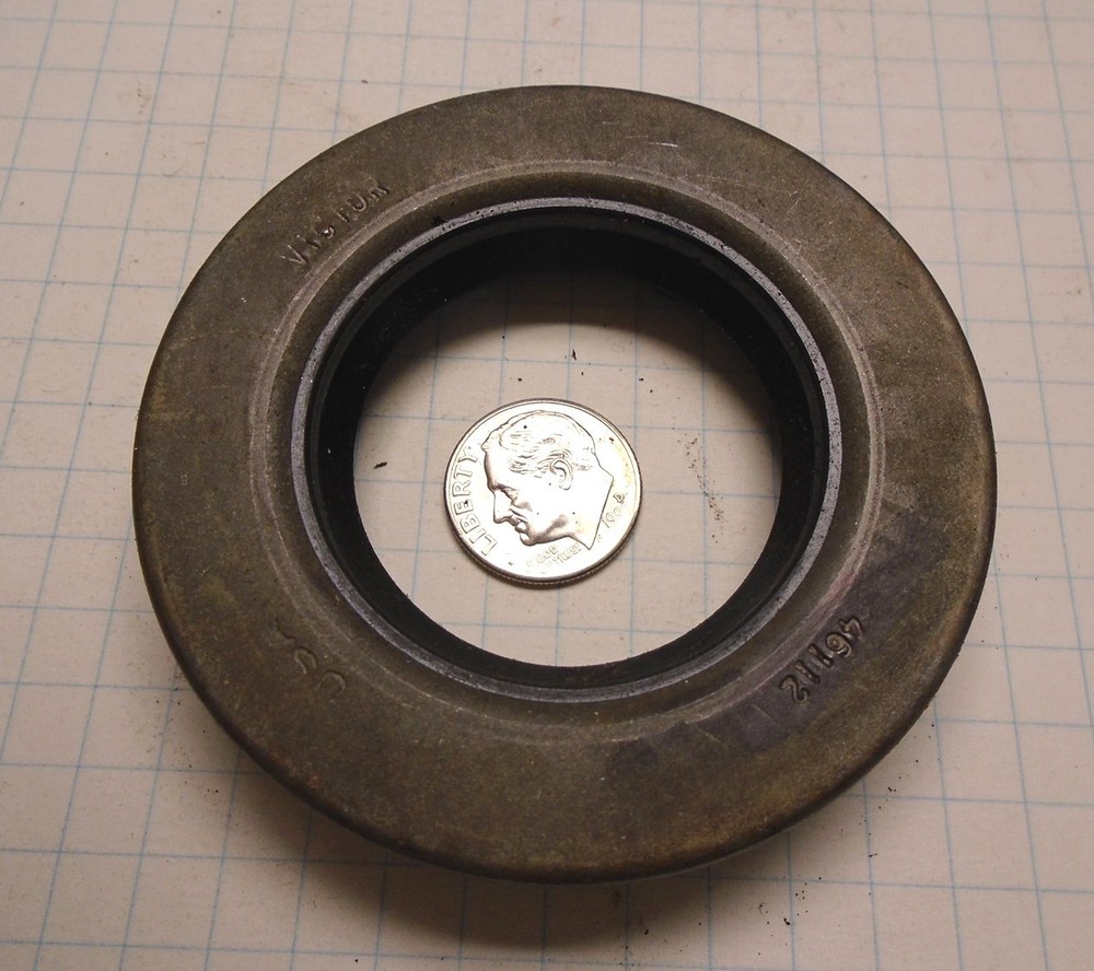 CHRYSLER PRODUCTS REAR WHEEL OIL SEAL NATIONAL# 450487 NEW OLD STOCK VERY NICE