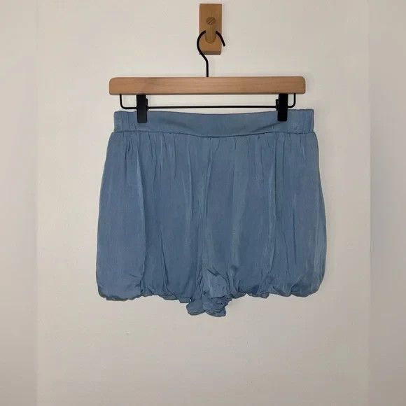 Altar’D State Pull On Bubble Hem Bloomer Shorts NWOT Size M Blue