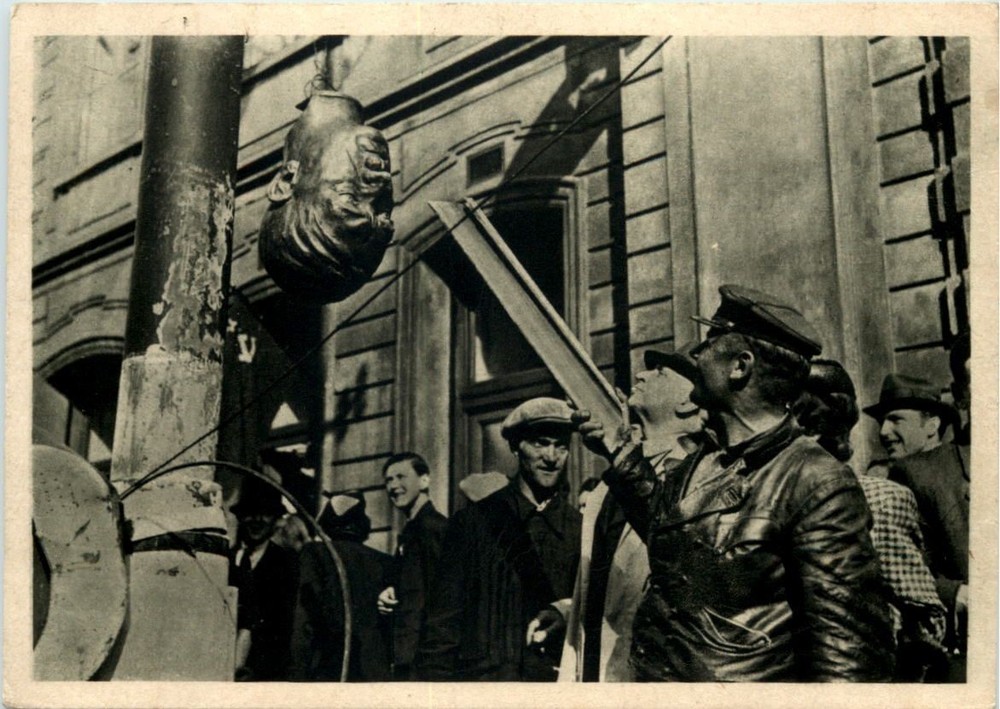 Anti Propaganda - Hitler - 3rd Reich - Jeho den prisel -643420