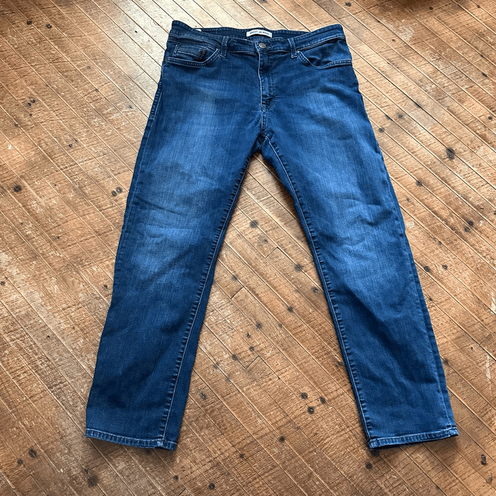 Mavi distressed Zach straight leg 36x30 normcore pants