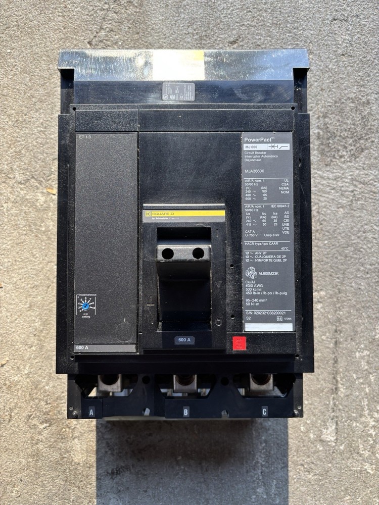 Square D MJA36600 3 Pole 600 Amp 600V PowerPacT I-Line Circuit Breaker