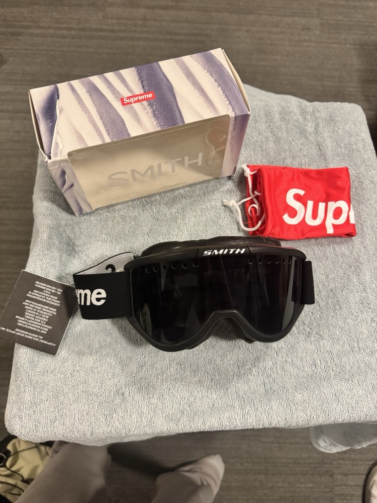Supreme x Smith Black FW15 Snowboard Ski Goggles for Winter Sports