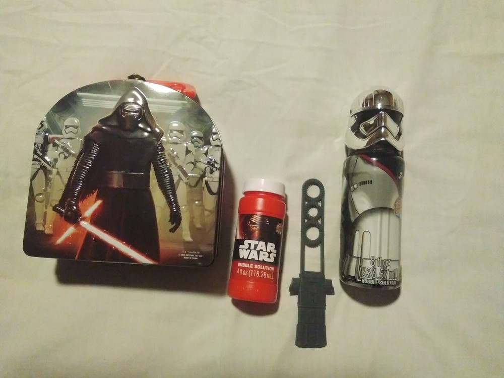 Star Wars Kylo Ren Metal Lunch Box Includes Bubble Wand and Solution