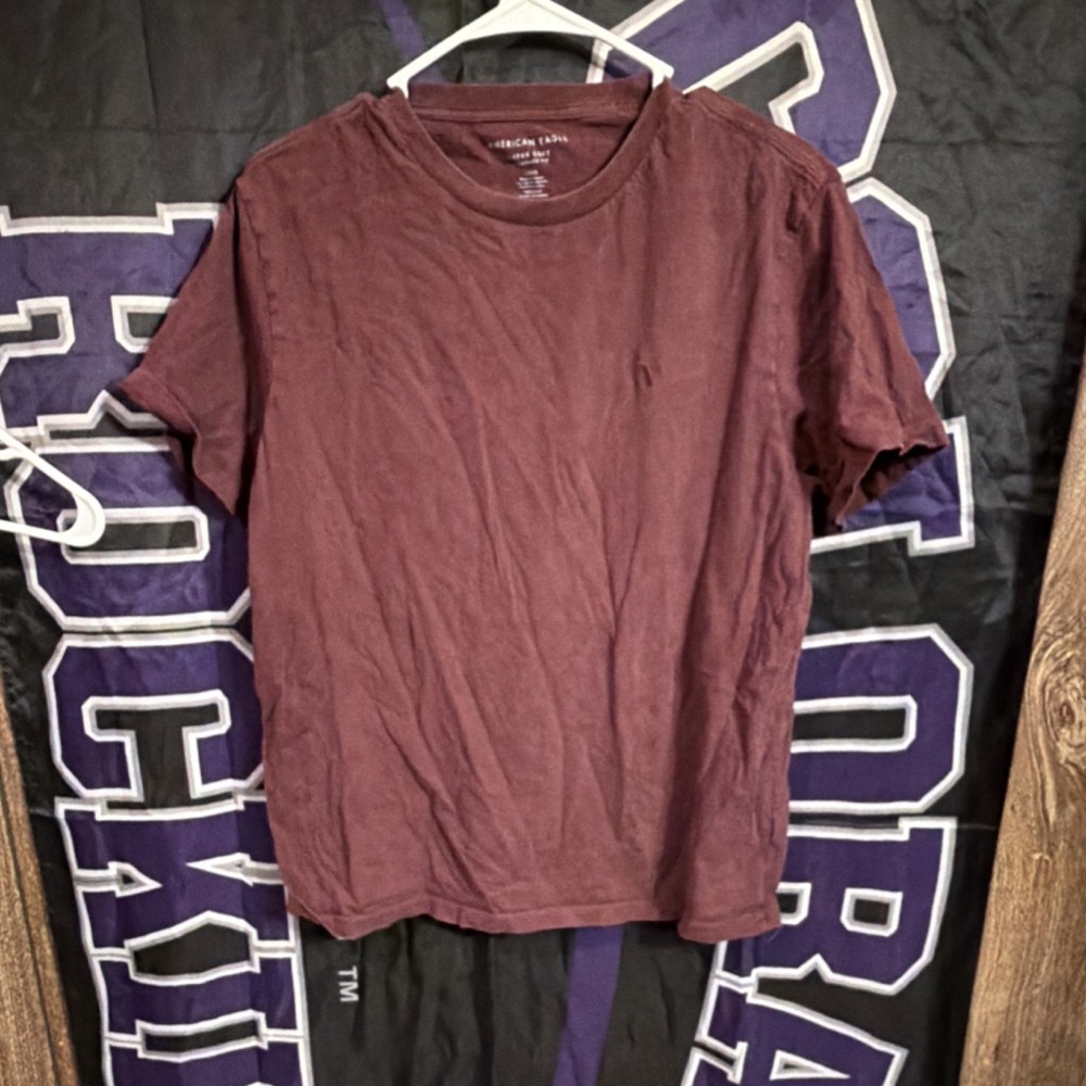 American Eagle Maroon Men's L Super Soft Cotton Standard Fit Short Sleeve T-Shi…