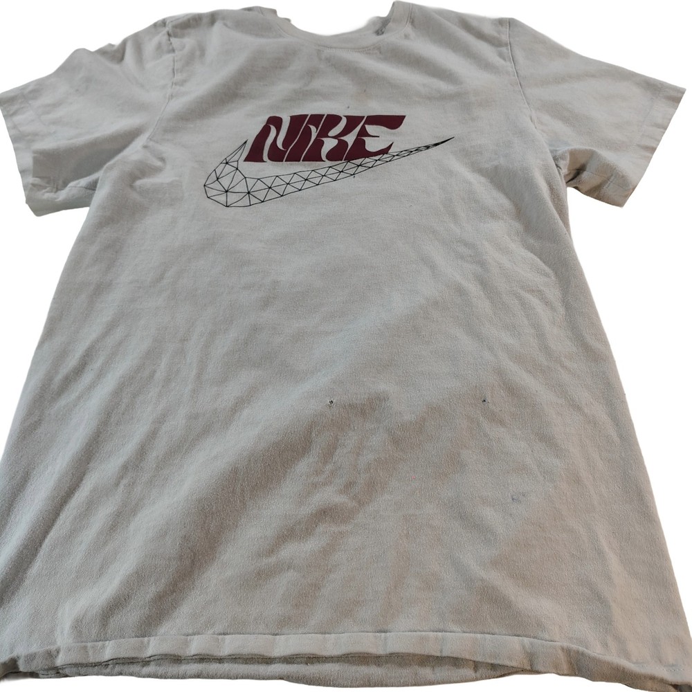 Men's Small White Short Sleeve Nike Graphic T-Shirt