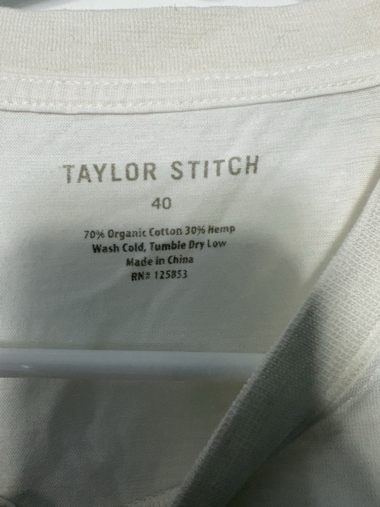 Taylor Stitch Men’s T-shirt Size 40 Cream