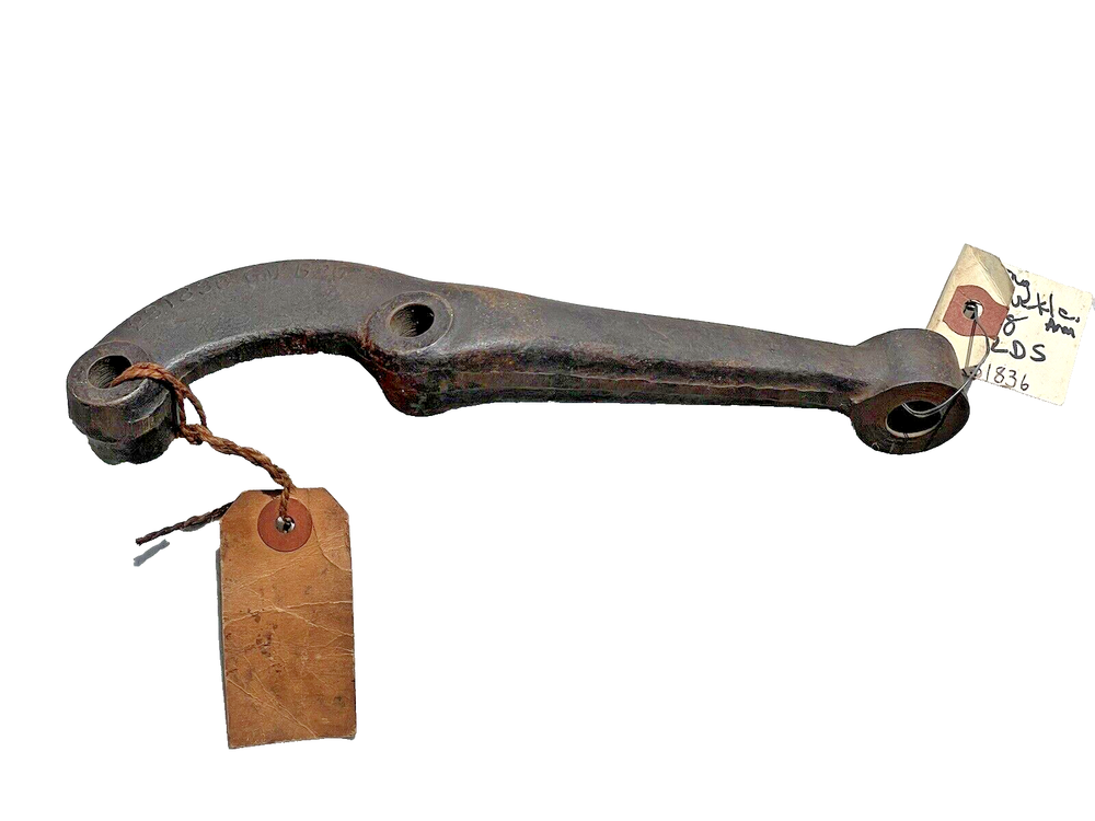 1937 1938 OLDSMOBILE RH STEERING KNUCKLE ARM GM NOS NEW OLD STOCK.