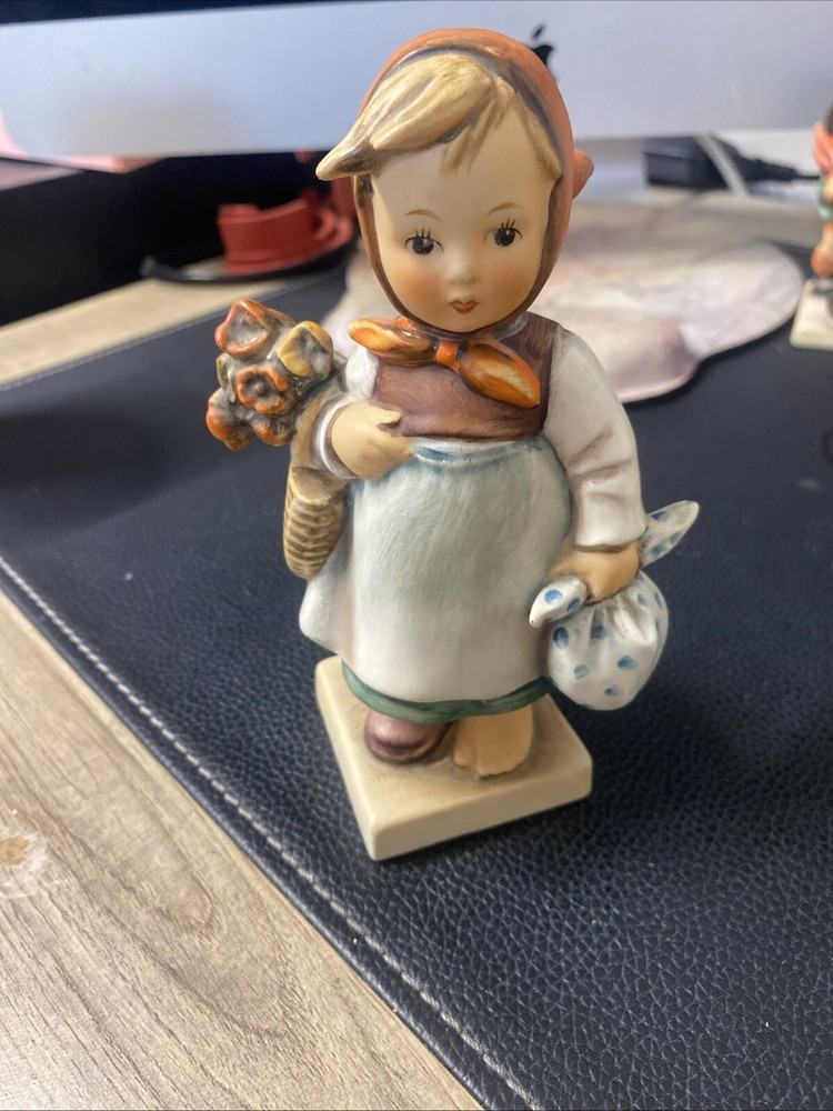 Goebel M.J. Hummel Weary Wanderer #204 West Germany Figurine TMK-4