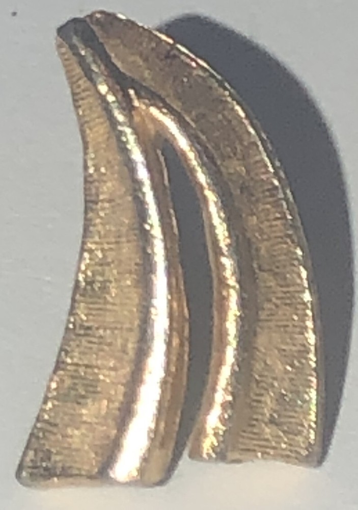 Abstract Gold Letter V or Boat Sail Hat Pin - Lapel Pin - Tie Tack-image