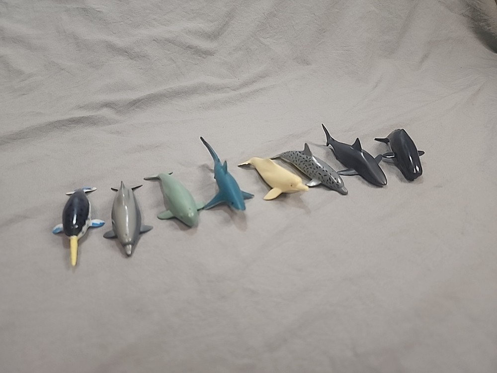 Sea World Mini Figurines Lot Of 8