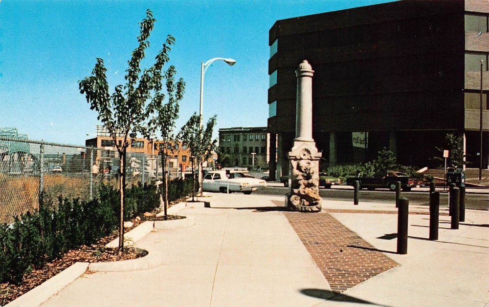 Fall River MA Massachusetts Coggeswell Fountain City Hall Park Vtg Postcard A46