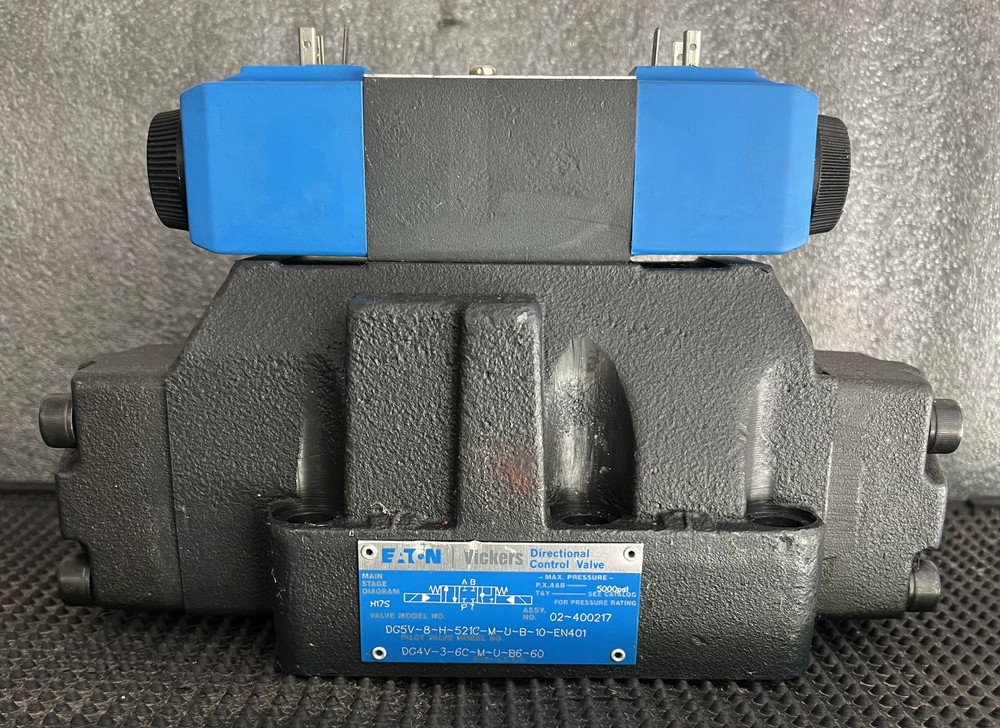 DG5V-8-H-521C-M-U-B-10-EN401 (02-400217) Vickers Valve - New! - *Free UPS Grd!