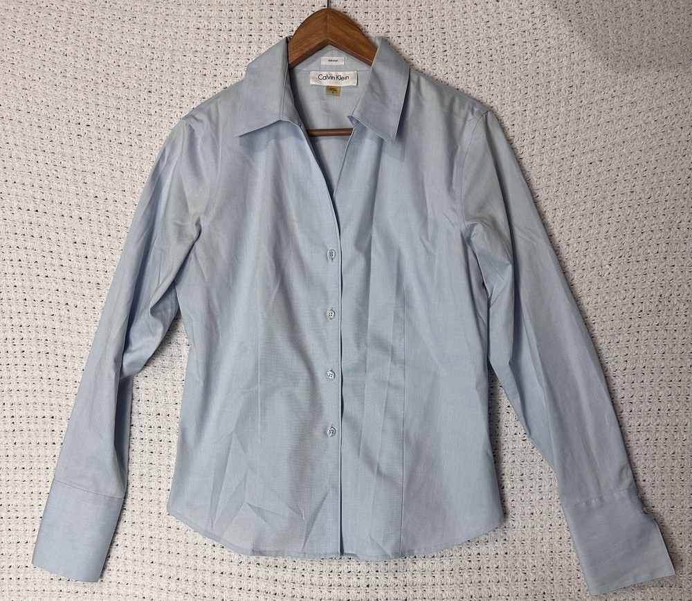 Calvin Klein Women's Light Blue Long-sleeve Button-down Shirt Non Iron Size 6