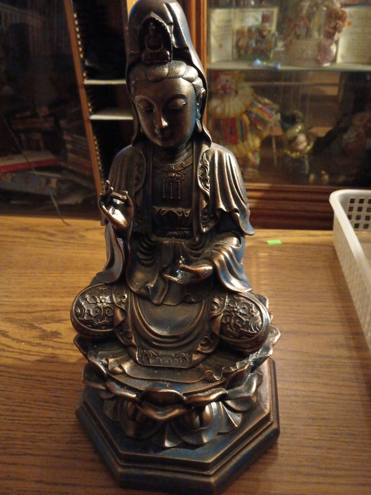 buddha statue wood
