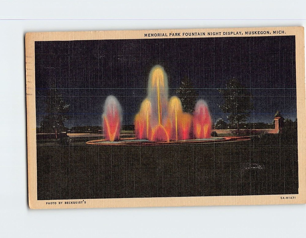 Postcard Memorial Fountain Night Display Muskegon Michigan USA