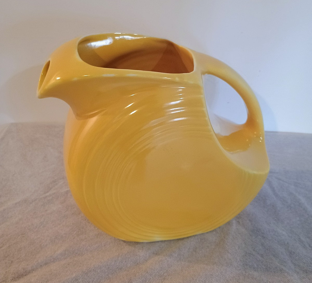 FIESTA - FIESTAWARE PITCHER LARGE DISK PITCHER 67 oz Sunflower Yellow