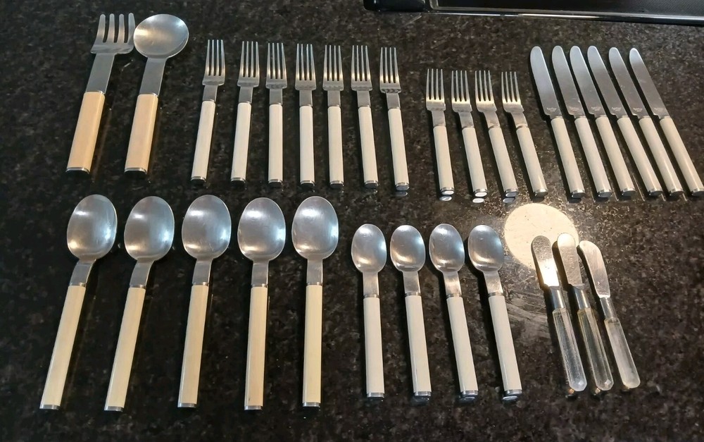 31 Pc Set Boda Nova Oval White Handle Stainless Flatware Silverware