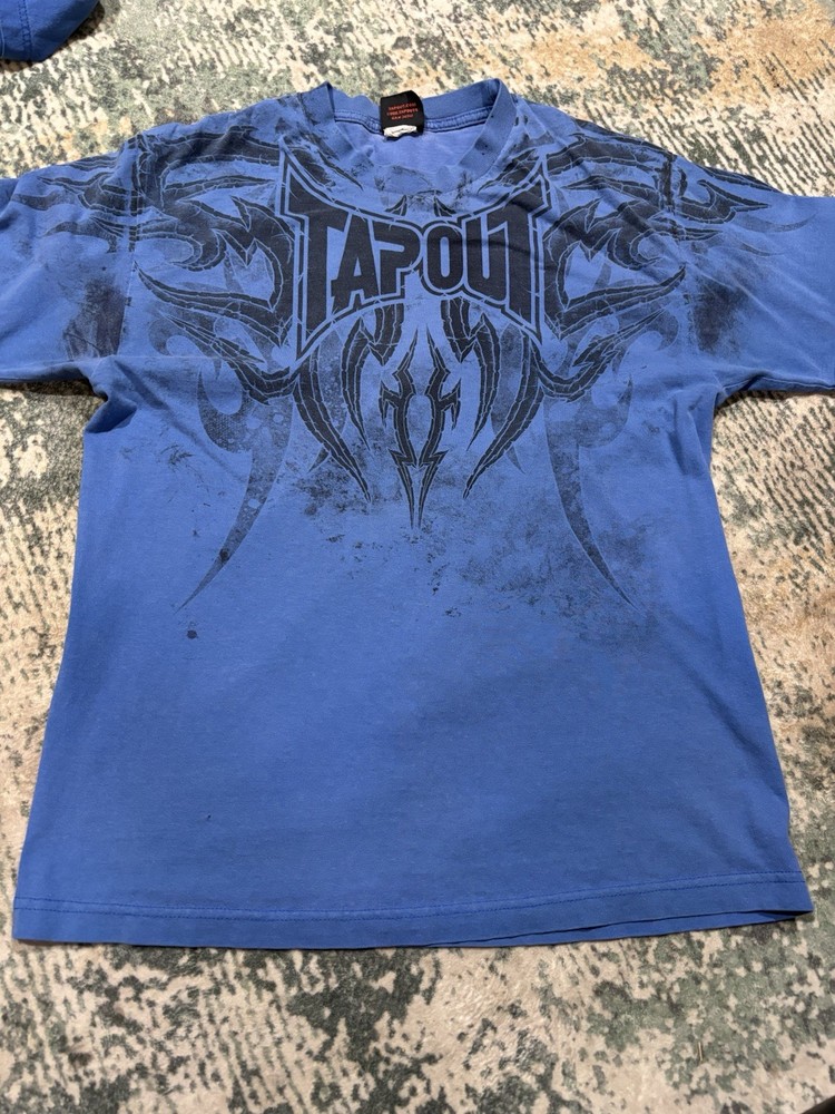 Vintage Y2K Tapout Tribal Grunge Blue T Shirt Size Large MMA UFC Rare Graphic