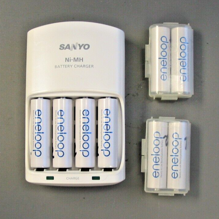 Sanyo (NC-MQN06U) Ni-MH Battery Charger, AA/AAA Batteries, + 8 Eneloop HR-3UTGA