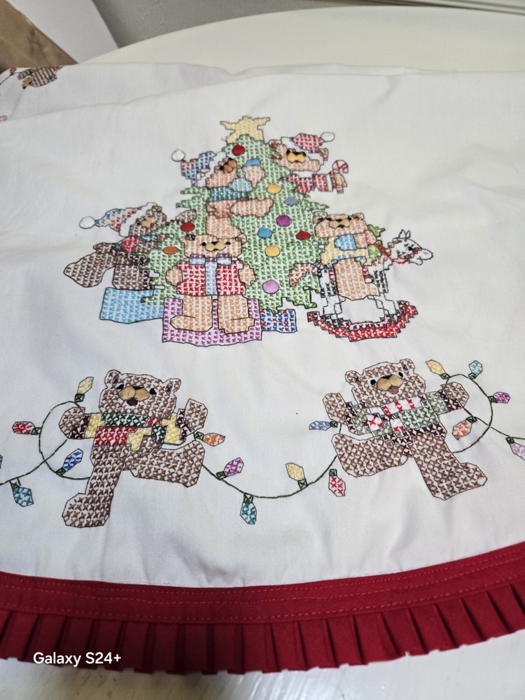 Christmas Bears Tablecloth Or Tree Skirt Cross Stitch 45