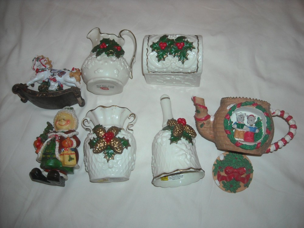 LOT OF 7 MISCELLANEOUS CHRISTMAS DECORATIONS  FIGURINES C2