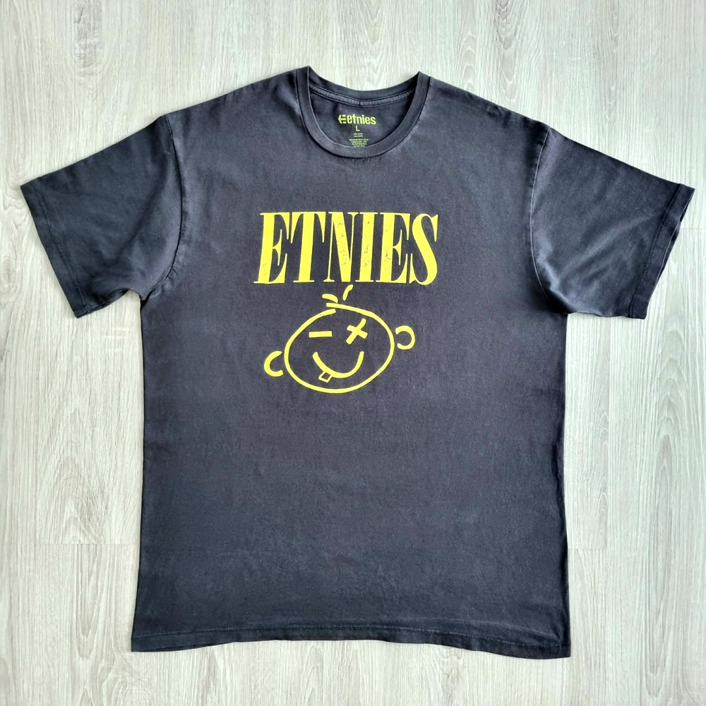 Vintage ETNIES Skate Shirt L Nirvana Smiley Face Punk Band Skateboard Parody Y2K