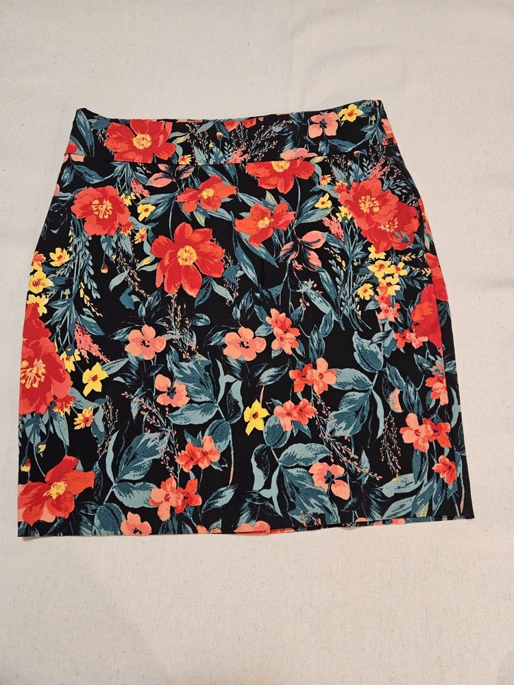 Maurices Women's Black Multicoloed Stretch Floral Pencil Skirt Size XL EUC