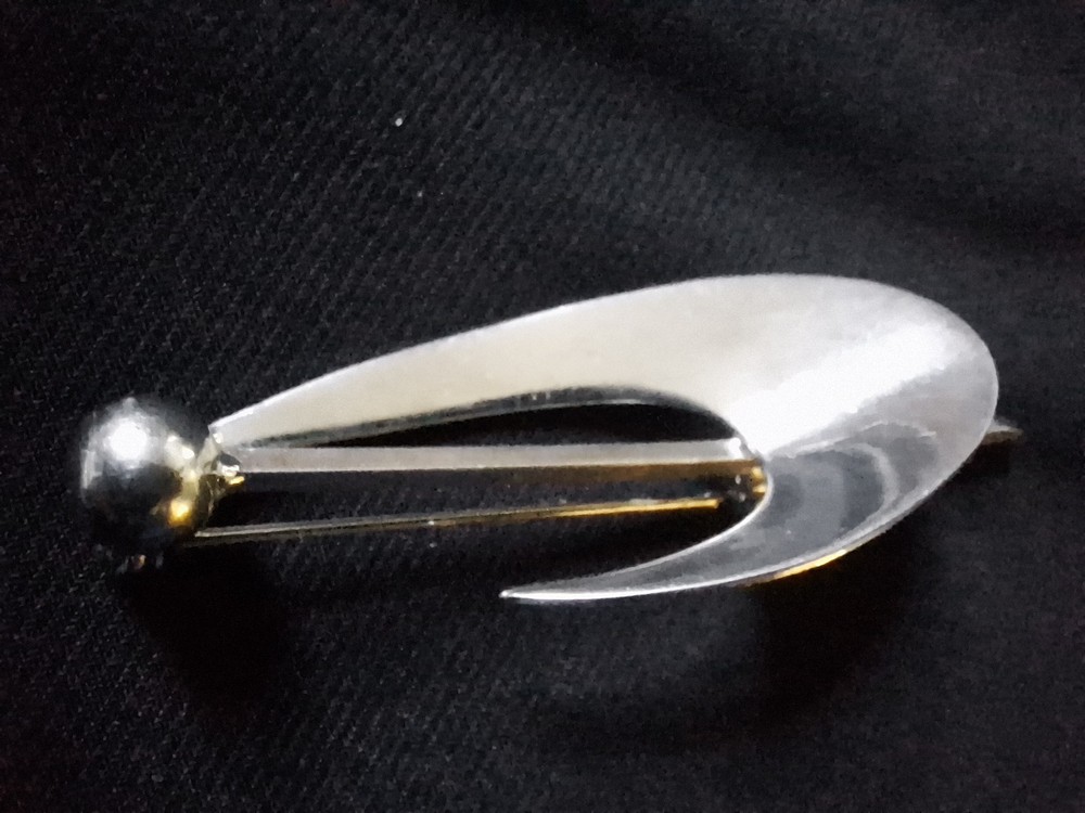 Atomic MCM Boomerang Brooch Silvertone 3