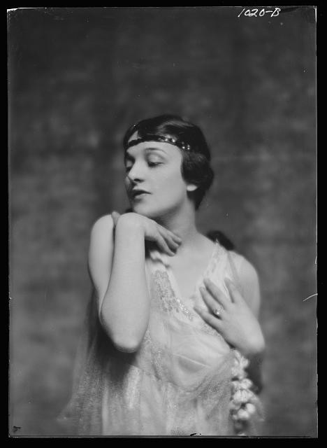 Photo:Miss Dalmores 1915 Portrait Woman Studio Photo