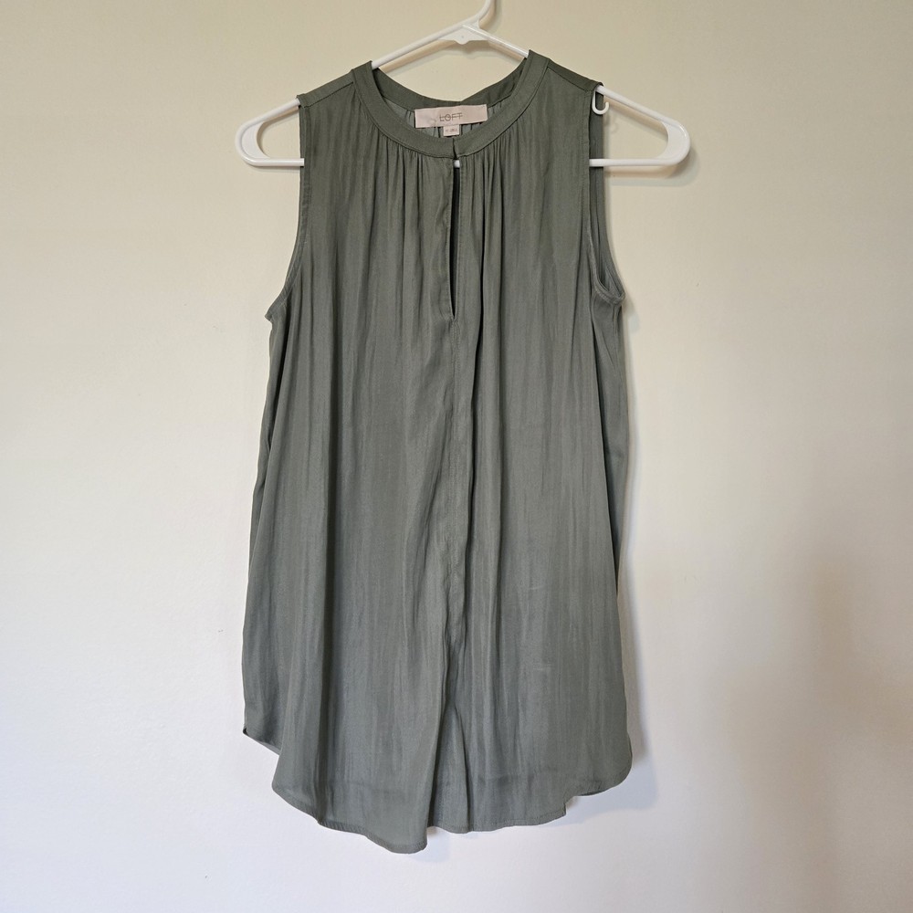 NWT Loft Sleeveless Top In Sage Green Medium