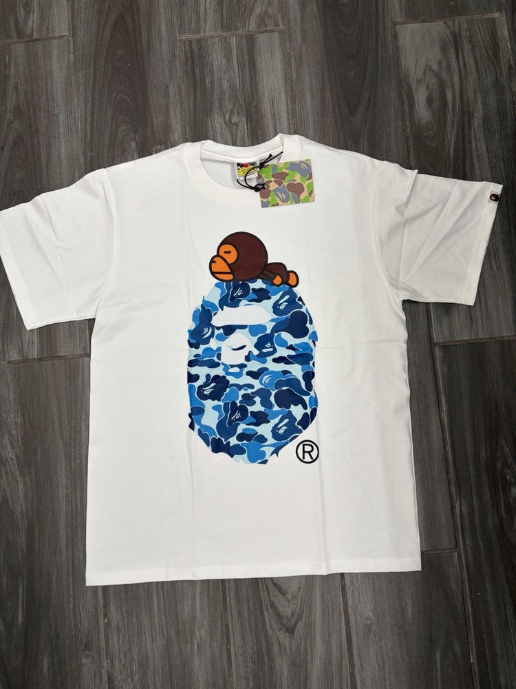 A Bathing Ape BAPE Men’s M White Baby Milo Graphic Print Crew Neck Tee