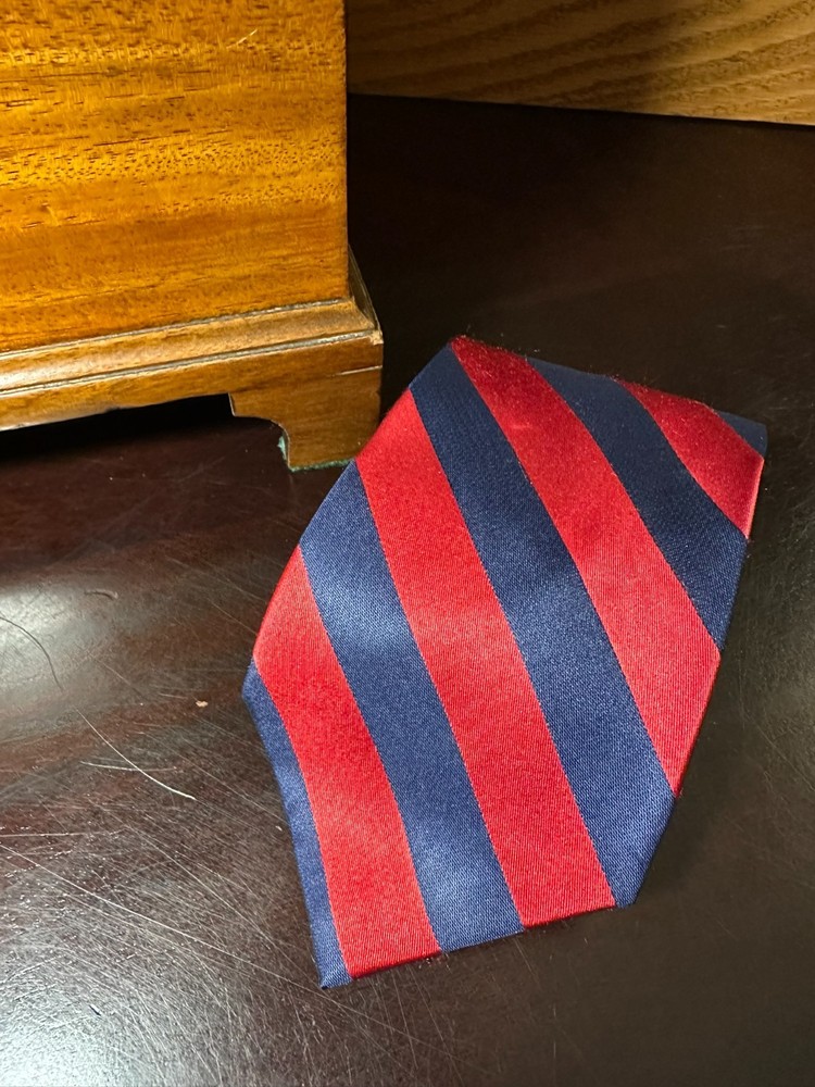 Tommy Hilfiger Silk Tie Red Navy Diagonal Stripe Classic Preppy 60 x 3.5