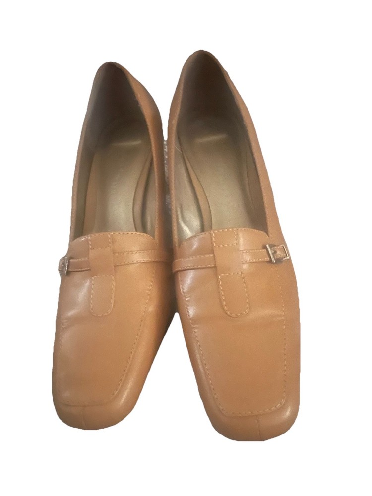 Cloud Walkers Women’s Shoes SZ 13W Leather Camel Color Loafer Toe Wooden Heel