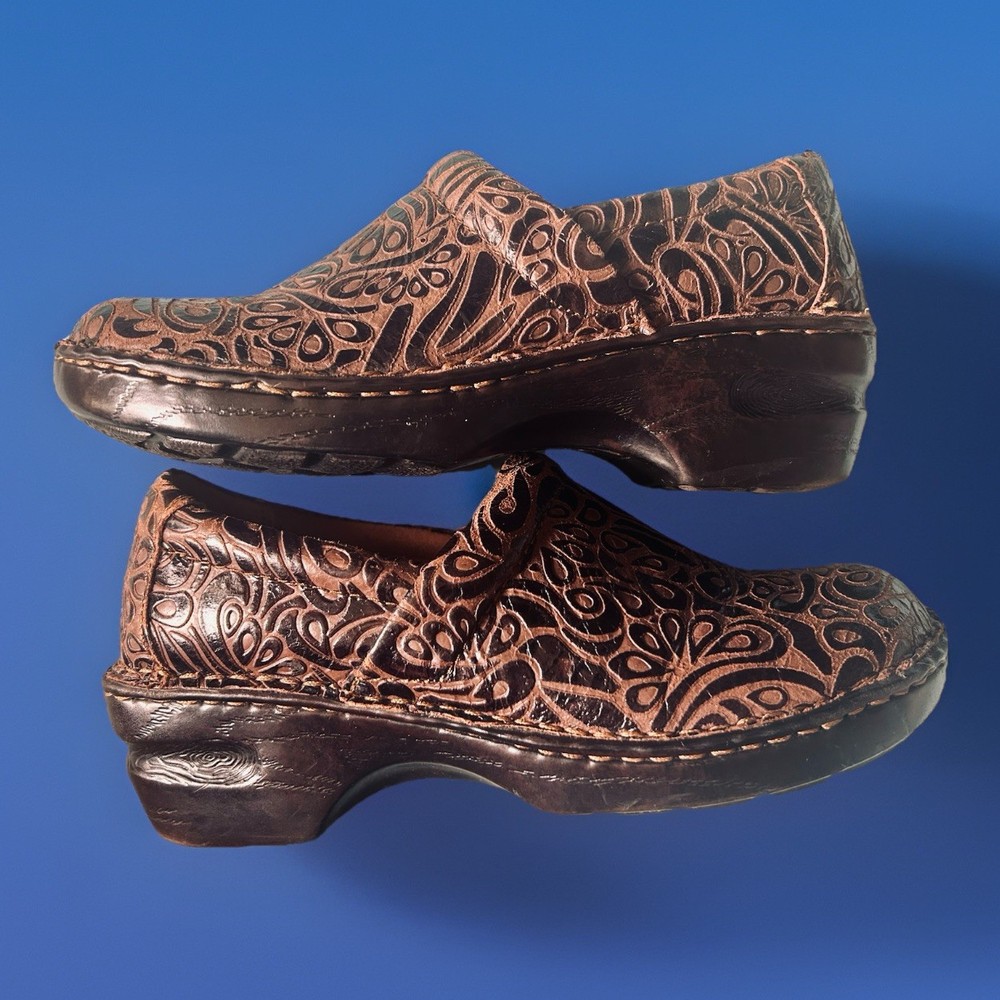 BOC Born Concept Floral Peggy Tooled Leather SlipOn Clogs Women’s SZ 9M Shoes