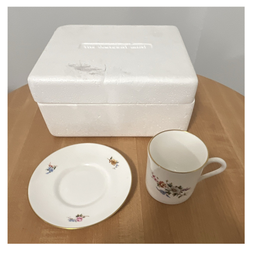 Wedgwood R4464 Bone China Floral Cup & Saucer Set 6 oz Made in England