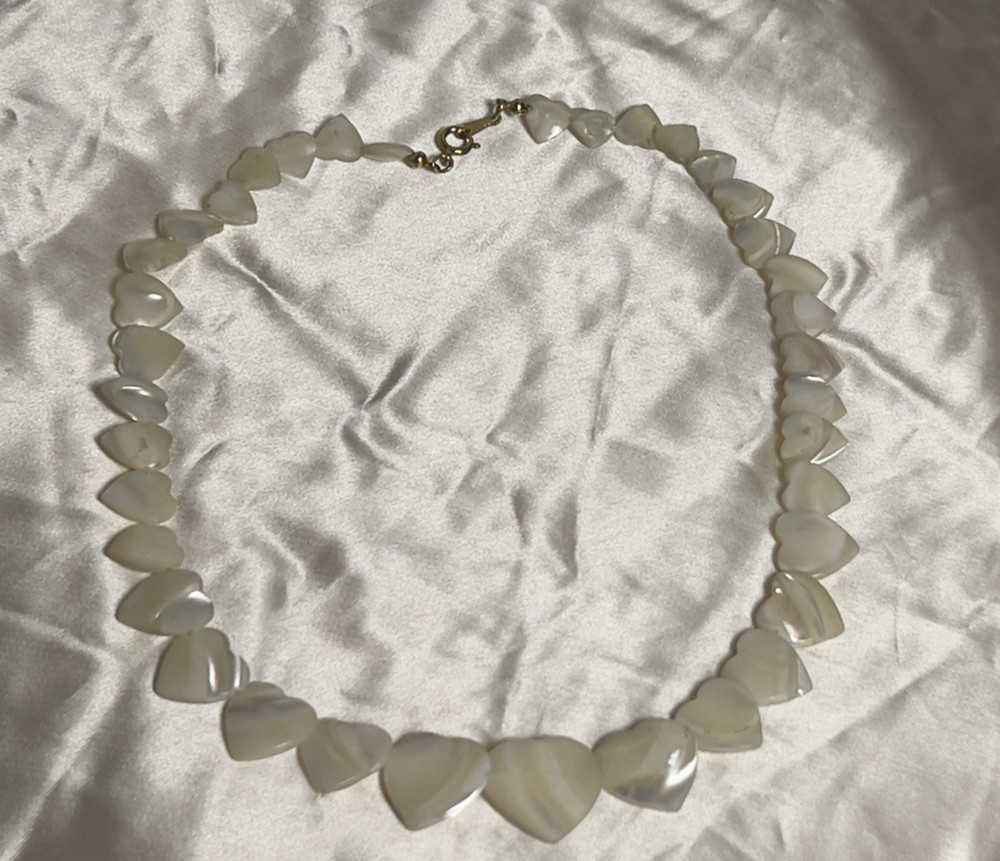 Vintage Avon Classic Crescent Necklace18