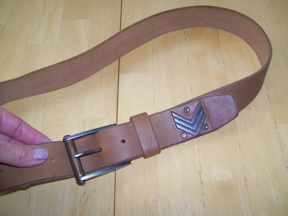 Light Brown Rugged Military Leather Belt Womens Medium Large Pre-Owned