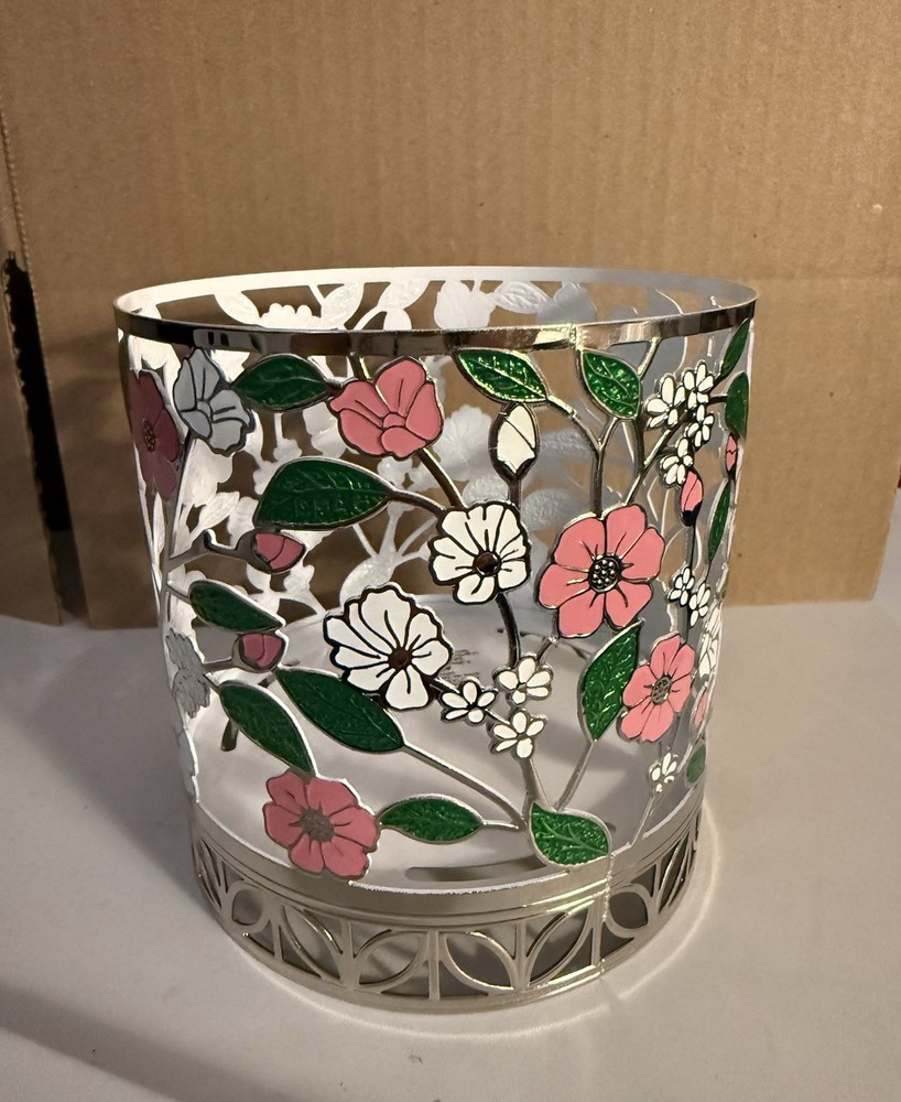 Bath & Body Works FLORAL TOSS 3 wick Candle Holder