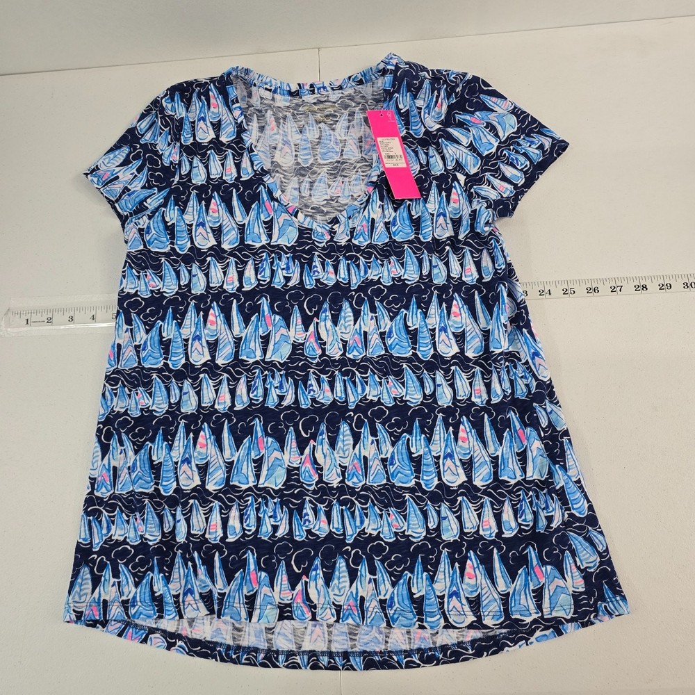 NWT Lilly Pulitzer Etta V-Neck Women's Shirt Navy Sailboat Print S 6136