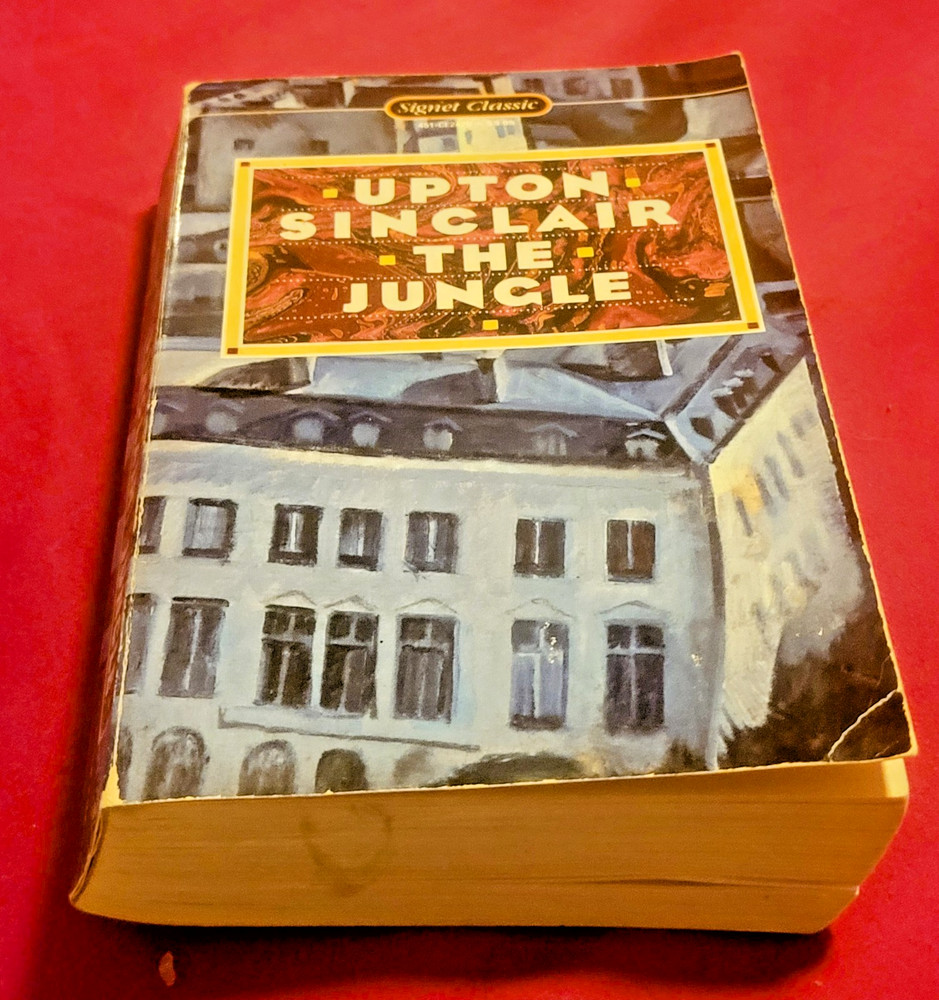 The Jungle (The Penguin American Library) - Paperback By Sinclair, Upton - GOOD