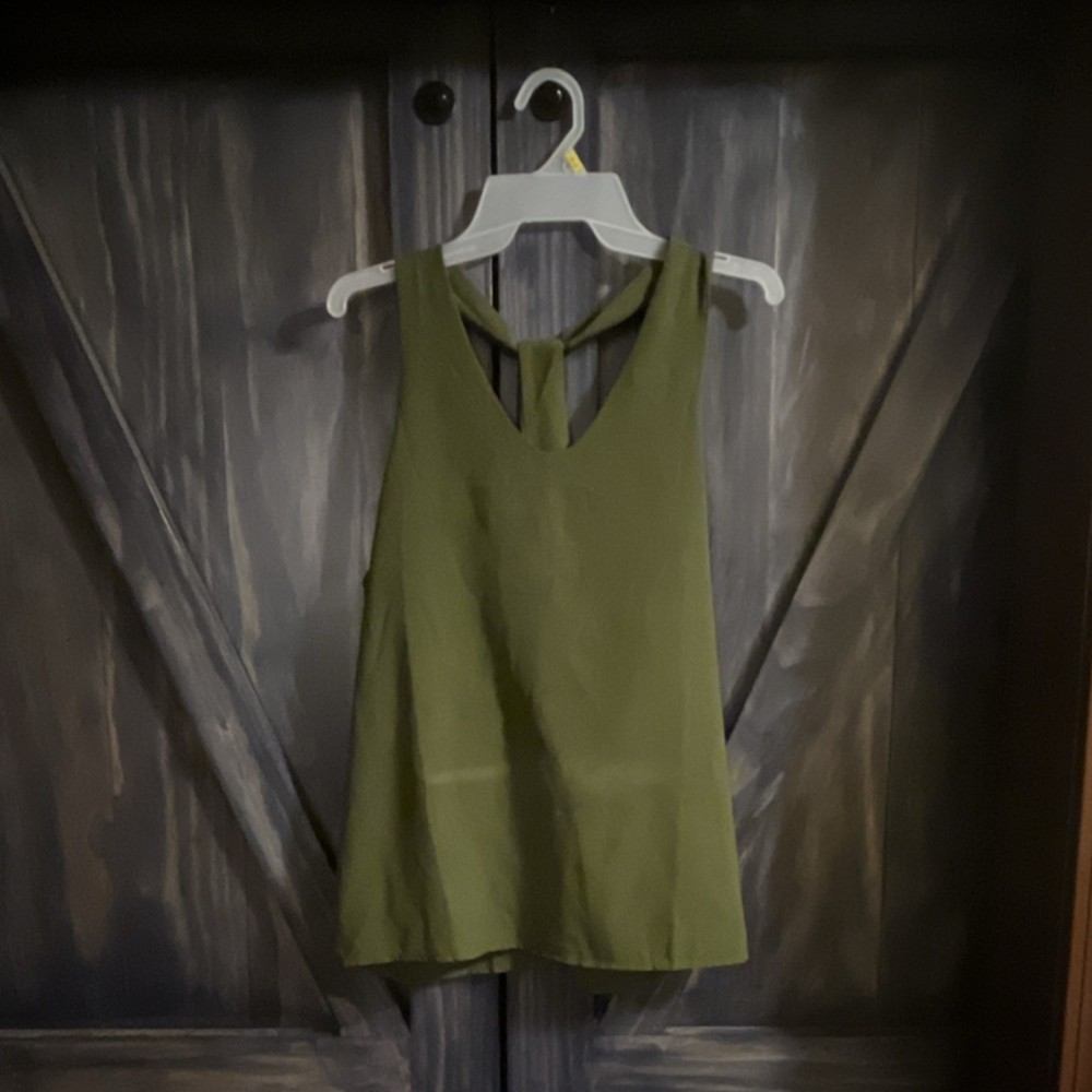 Coeur de Vague Olive Green Sleeveless V-Neck Tank Top Wide Strap M