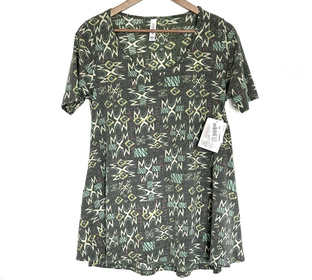 NWT Lularoe Women’s Tunic XS Geometric Short Sleeve Pullover Round Neck Blouse