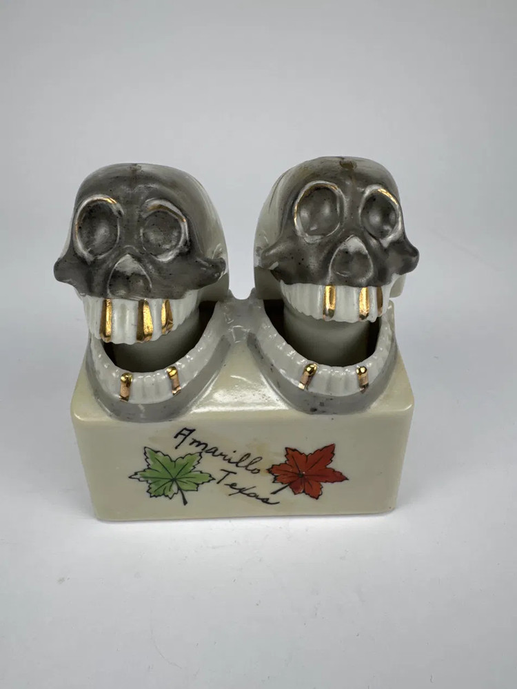Vintage Ceramic Skull Salt & Pepper Shaker Set Amarillo Texas Souvenir Gold Teet