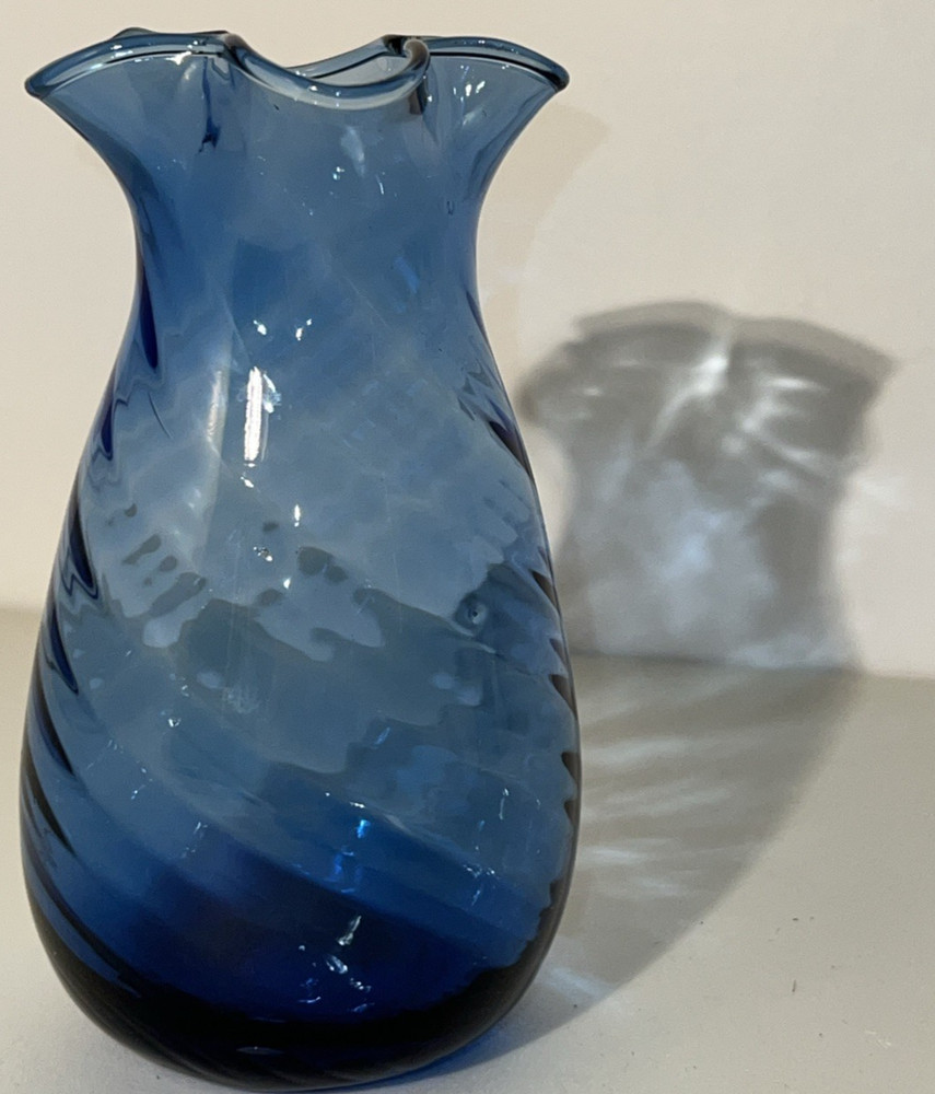 Vtg Cobalt Blue Hand Blown Vase Optic Glass Swirl with Ruffled Top  6.25” Tall